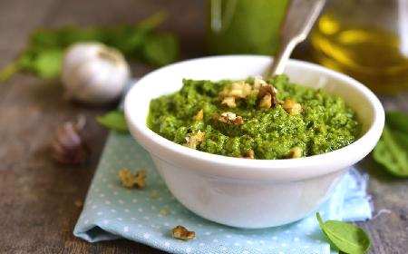 Pesto cytrynowo-szpinakowe: przepis