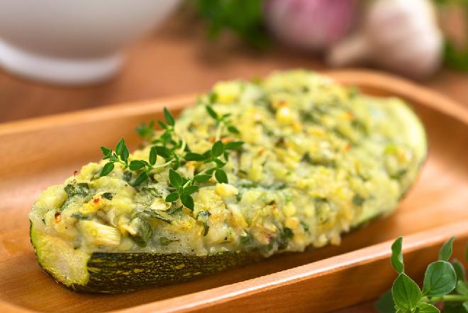 Grillowana cukinia z serem kozim z menu beszamel