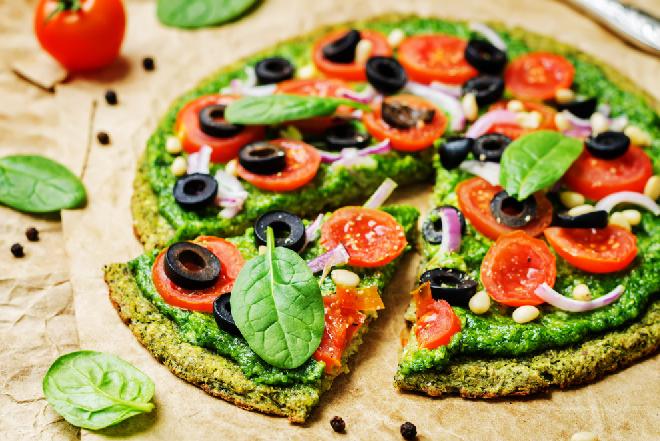 Pizza na cieście z cukinii lub kabaczka