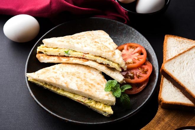 Dietetyczny omlet gotowany w woreczku strunowym: przepis